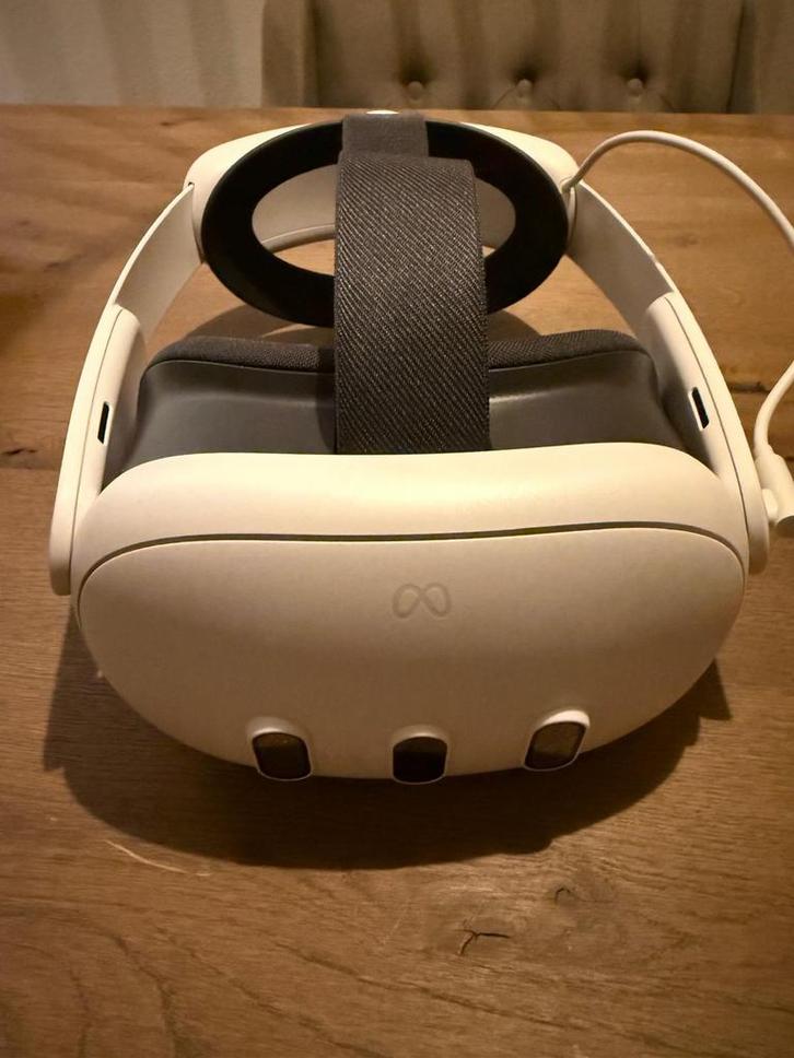 VR bril Meta Quest 3 compleet met toebehoren, Spelcomputers en Games, Virtual Reality, Zo goed als nieuw, Overige platformen, VR-bril