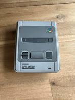 Super nintendo mini, Spelcomputers en Games, Spelcomputers | Nintendo Super NES, Ophalen of Verzenden, Zo goed als nieuw, Met 2 controllers