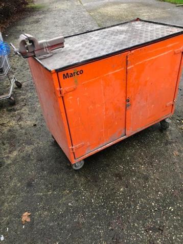 mobiele metalen werkbank/gereedschap wagen beschikbaar voor biedingen