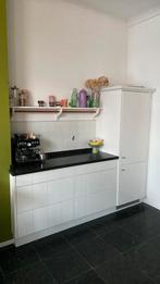 Keuken met hardsteen blad & inbouwapparatuur - Eind Maart, Huis en Inrichting, Ophalen, Gebruikt, Zwart, Hoekkeuken