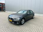 BMW 3-Serie 1.6 320I 125KW EDE 2013 Bruin | Xenon | Leder, Auto's, Achterwielaandrijving, 4 cilinders, Bruin, Handgeschakeld
