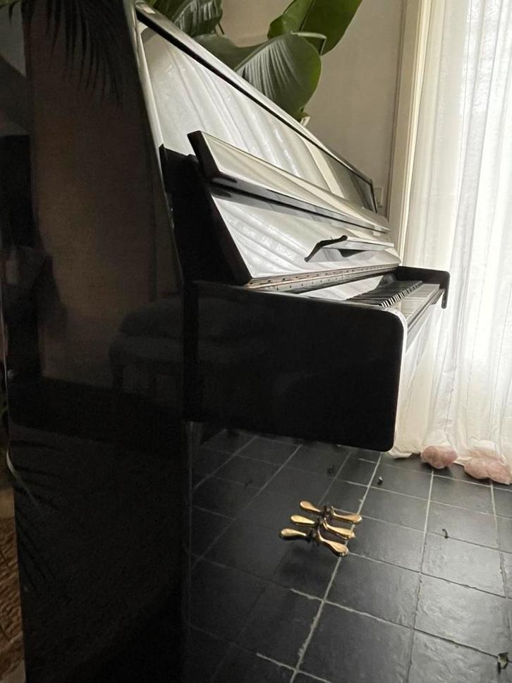 Uitstekende Eterna piano, Muziek en Instrumenten, Piano's, Gebruikt, Ophalen