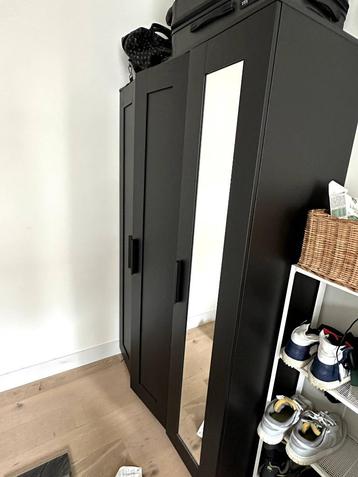 wardrobe beschikbaar voor biedingen