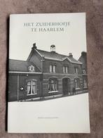 Het Zuiderhofje te Haarlem - Hans Vogelesang, Boeken, Ophalen of Verzenden, 20e eeuw of later, Zo goed als nieuw