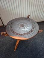 Afrikaanse handbewerkte bijzettafel, Huis en Inrichting, Ophalen, Minder dan 50 cm, Gebruikt, Rond