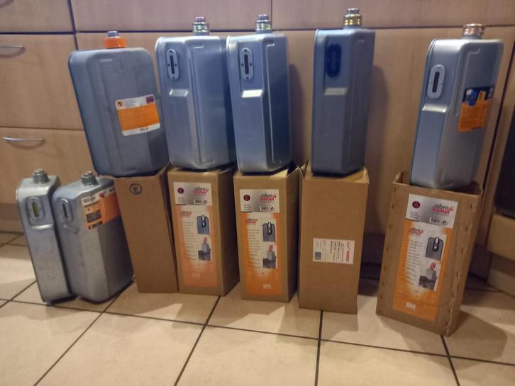 7 Wissel petroleum olie Tankjes Zibro Kamin Qlima en Zibro, Huis en Inrichting, Kachels, Petroleumkachel, Overige brandstoffen