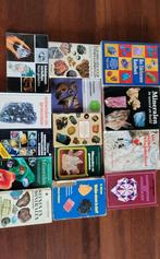 Mineralen en stenen,  fossielen boeken, Verzamelen, Ophalen of Verzenden
