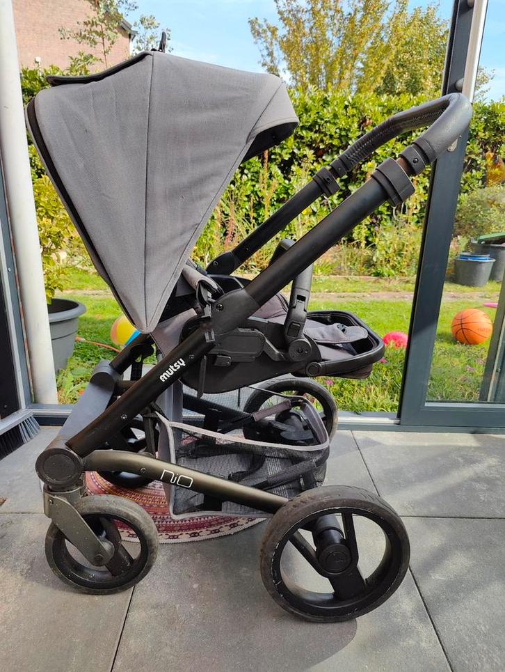 Mutsy Nio kinderwagen met reiswieg, Kinderen en Baby's, Kinderwagens en Combinaties, Gebruikt, Combiwagen, Mutsy, Met reiswieg