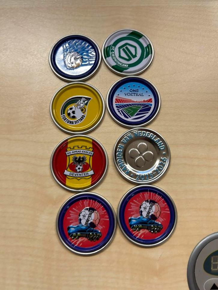 Cluppies Plus spaaractie, Verzamelen, Speldjes, Pins en Buttons, Nieuw, Sport, Ophalen of Verzenden