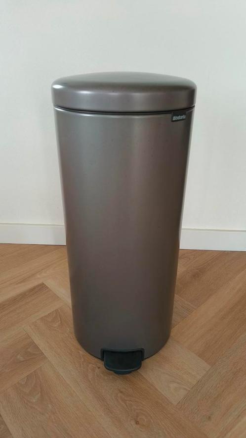 Brabantia Prullenbak (NewIcon Pedal Bin Platinum 30L), Huis en Inrichting, Woonaccessoires | Prullenbakken, Gebruikt, Rvs, 50 tot 75 cm