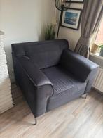 Zwarte/antraciet fauteuil van Montél met metalen poten, Huis en Inrichting, Fauteuils, Ophalen, 75 tot 100 cm, Zo goed als nieuw