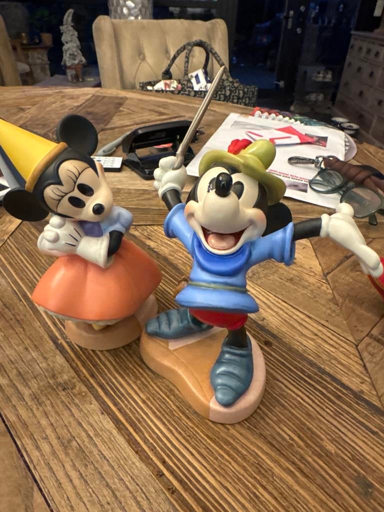 WDCC Mickey & Minnie - Brave Little Tailor, Ophalen of Verzenden, Zo goed als nieuw, Overige soorten, Beeldje of Figuurtje