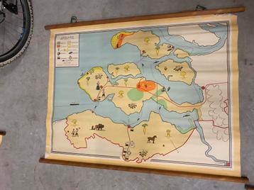 Vintage landkaart Zeeland houten houders beschikbaar voor biedingen
