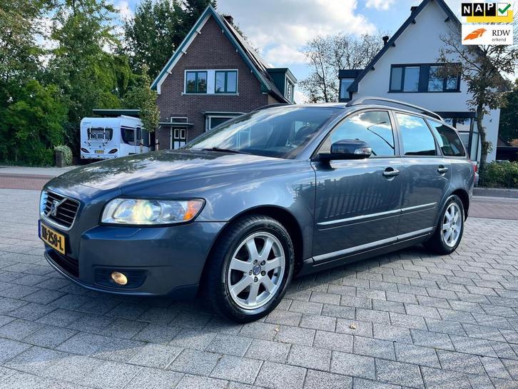 Volvo V50 1.8 125 PK Youngtim Ecc Trekh Xenon Isofix NW APK, Auto's, Volvo, Bedrijf, Te koop, V50, ABS, Airbags, Airconditioning