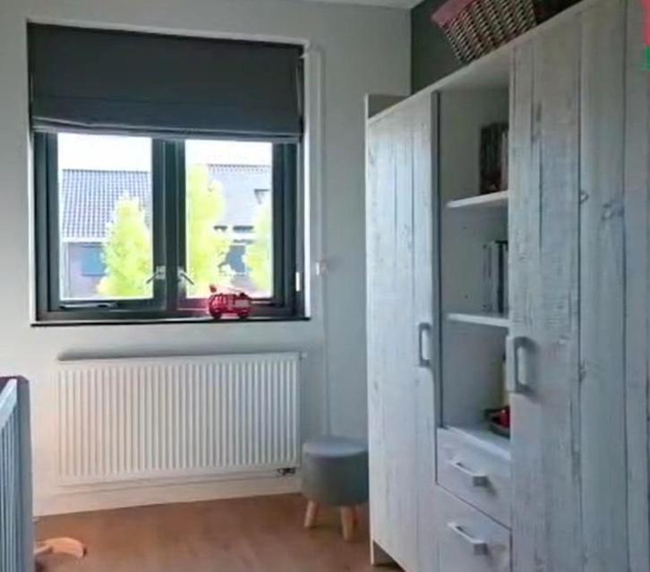 Prachtige babykamer (kast/commode/ledikant), Kinderen en Baby's, Kinderkamer | Complete kinderkamers, Zo goed als nieuw, Jongetje of Meisje