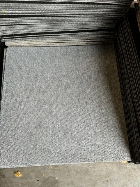 Partij Desso tapijttegels nieuw 50x50cm 12.5m2 grijs #70, Huis en Inrichting, Stoffering | Vloerbedekking, Nieuw, Tapijttegels