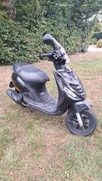 Piaggio zip 2000 4 takt 50 cc bromscooter, Fietsen en Brommers, Scooters | Piaggio, Ophalen, Zo goed als nieuw, Zip