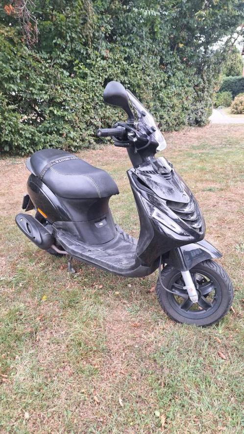 Piaggio zip 2000 4 takt 50 cc bromscooter, Fietsen en Brommers, Scooters | Piaggio, Zo goed als nieuw, Zip, Ophalen