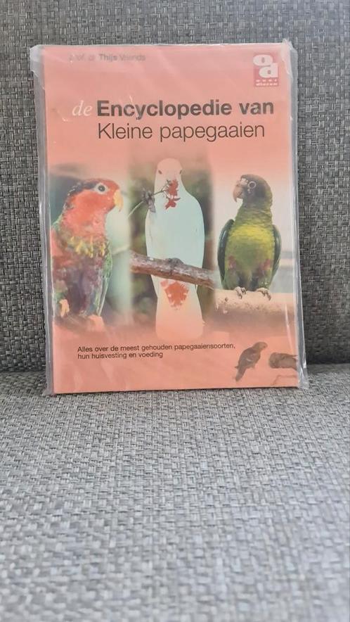 De Encyclopedie van kleine papegaaien Prof. dr Thijs Vriends, Boeken, Dieren en Huisdieren, Zo goed als nieuw, Vogels, Ophalen of Verzenden