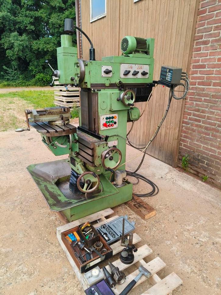 UWF 405 freesbank ISO40, Doe-het-zelf en Verbouw, Draaibanken, Zo goed als nieuw, Freesbank, Ophalen