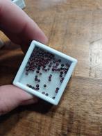 Mini 2mm granaat cabochons, Ophalen of Verzenden