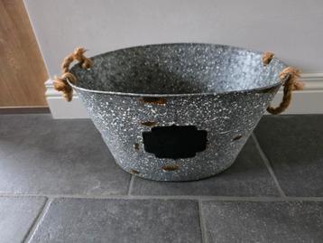 Zinken Emmer/Bak met Touw Handgrepen beschikbaar voor biedingen