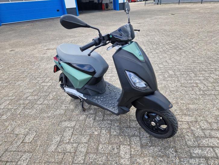 Kaal frame met kenteken van Piaggio one BJ 2023 , KAAL FRAME, Fietsen en Brommers, Brommeronderdelen | Scooters, Zo goed als nieuw