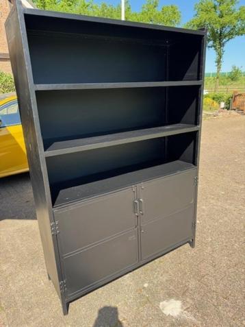 Metalen Designkast 