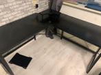 Zwart bureau met metalen poten (IKEA), Zo goed als nieuw, Ophalen, Bureau