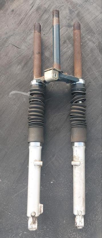 Voorvork Honda ss50   schade beschikbaar voor biedingen