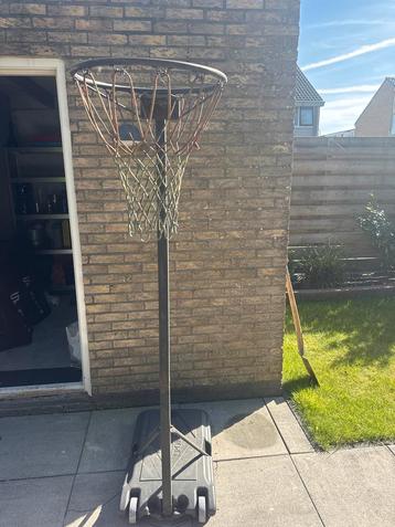 Basketbalpaal (zonder backboard) beschikbaar voor biedingen