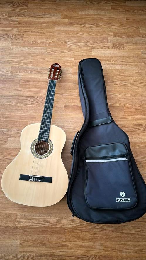 LaPaz 002 Klassieke Gitaar 4/4 met Hoes, Muziek en Instrumenten, Snaarinstrumenten | Gitaren | Akoestisch, Zo goed als nieuw, Klassieke of Spaanse gitaar
