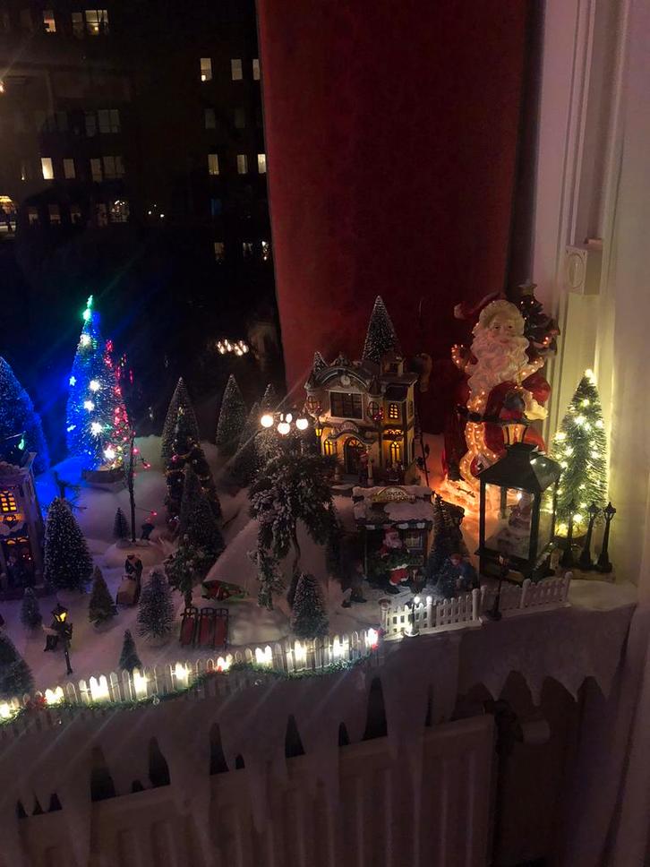 Wegens overlijden kerstdorp te koop los of in geheel, Diversen, Kerst, Zo goed als nieuw, Ophalen