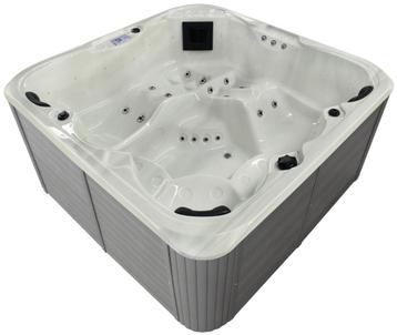 5 persoons Canadese spa full options TOP KWALITEIT !!!!!!!!! beschikbaar voor biedingen