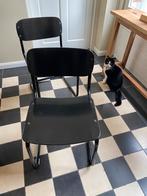2 zwarte stoelen vintage, Huis en Inrichting, Stoelen, Ophalen, Zo goed als nieuw, Zwart, Vijf, Zes of meer stoelen