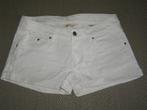 Witte korte broek W29., Kleding | Dames, Spijkerbroeken en Jeans, H&M, Wit, Nieuw, Ophalen of Verzenden