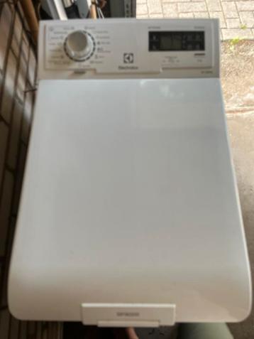 Wasmachine- Bovenlader beschikbaar voor biedingen