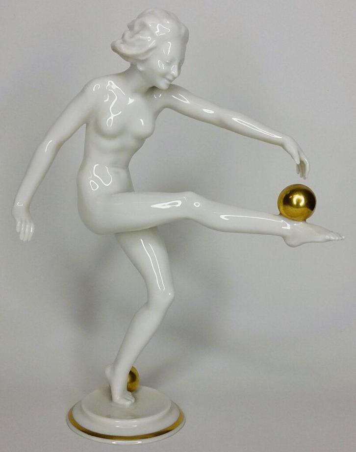 Om 1955 -1968 Porseleinen Danseres  Balspel Dame Vrouw Naakt, Antiek en Kunst, Antiek | Porselein, Ophalen