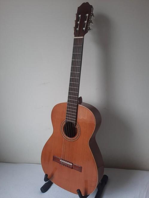 Juan Salvador 2 klassieke gitaar Handgebouwd in Spanje 1982, Muziek en Instrumenten, Snaarinstrumenten | Gitaren | Akoestisch