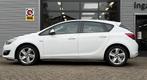 Opel Astra 1.4 Turbo Berlin l Airco l Cruise l Trekhaak l, Auto's, Voorwielaandrijving, Stof, Gebruikt, 4 cilinders