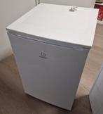 Koelkast tafelmodel vrijstaand Indesit I55RM 135 Liter, Witgoed en Apparatuur, Koelkasten en IJskasten, Ophalen, Minder dan 85 cm
