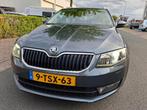 Skoda Octavia Combi 1.6 TDI Elegance Businessline XENON/NAVI, Voorwielaandrijving, Stof, Zwart, 4 cilinders