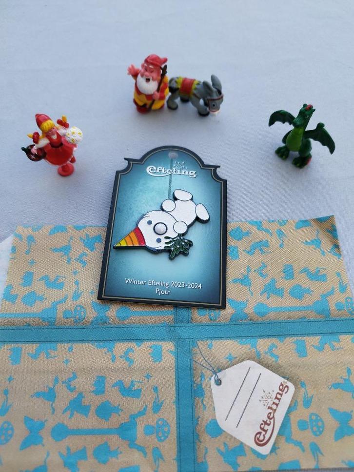 Efteling Winter 2023 - 2024 pin Pjotr met maretak, Verzamelen, Efteling, Nieuw, Button of Speldje, Ophalen of Verzenden