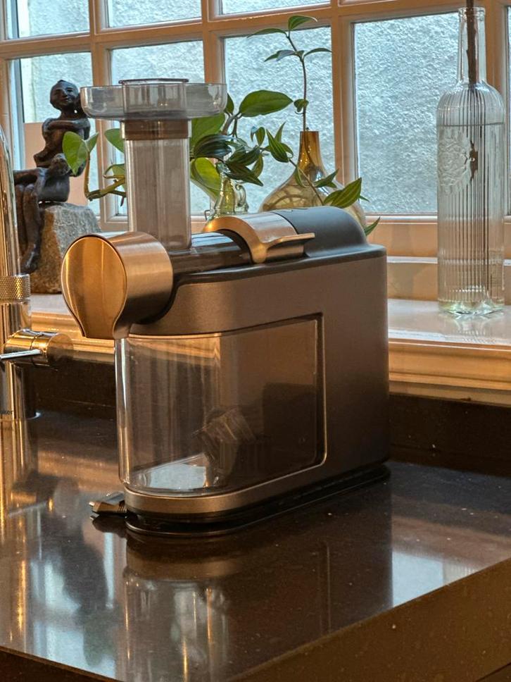 Slowjuicer Philips - nieuwprijs 190 euro, Witgoed en Apparatuur, Juicers, Gebruikt, Slowjuicer, Elektrisch, Ophalen of Verzenden