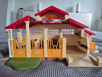 Playmobile speel paarden stal. beschikbaar voor biedingen