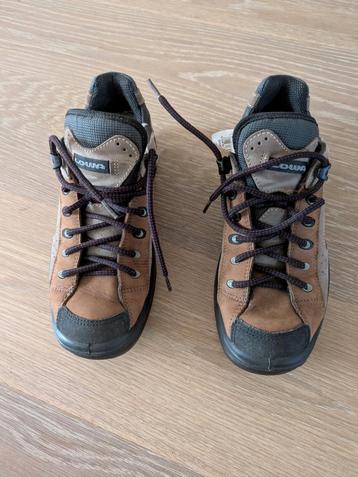 Lage dames wandelschoenen (maat 39,5) van het merk Lowa  beschikbaar voor biedingen