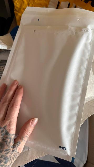 Verpakkingsmateriaal: Enveloppen, Labels, Vulmiddel beschikbaar voor biedingen