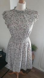 Shein Bloemenjurk - Maat M, Kleding | Dames, Jurken, Maat 38/40 (M), Overige kleuren, Nieuw, Ophalen of Verzenden