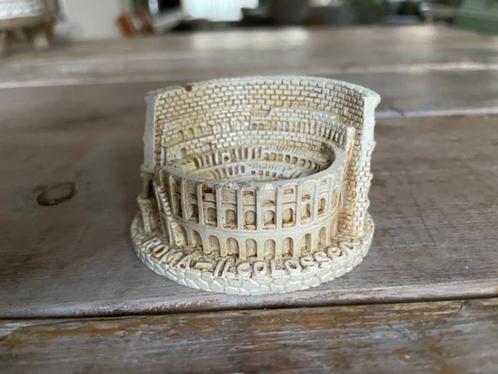 Vintage stenen souvenir rome - Colosseum. Wit beeldje Rome., Verzamelen, Beelden en Beeldjes, Zo goed als nieuw, Overige typen