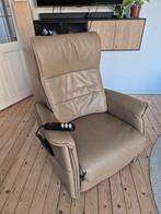 Lederen sta op stoel 3 motoren beige/taupe, Huis en Inrichting, Fauteuils, Leer, Ophalen of Verzenden, Zo goed als nieuw, Modern